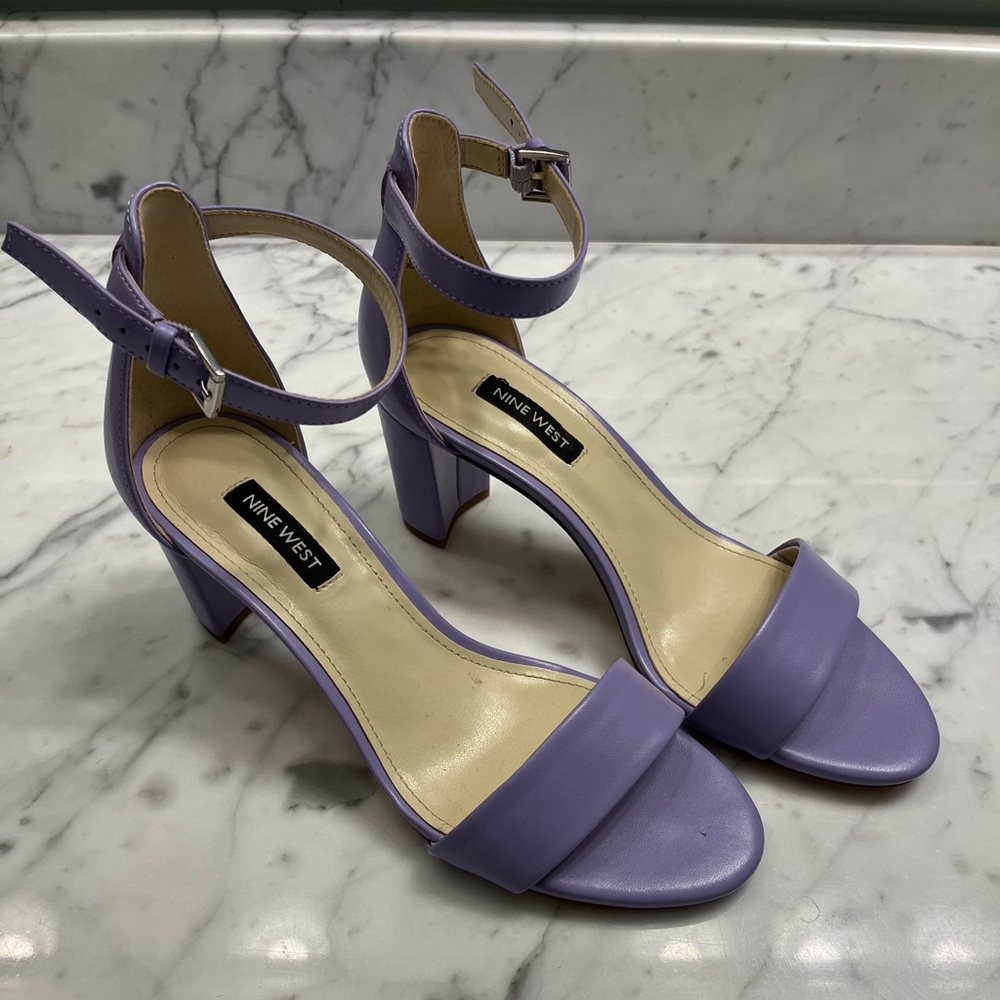 PURPLE HEELS - NINE WEST - Size 7 1/2
